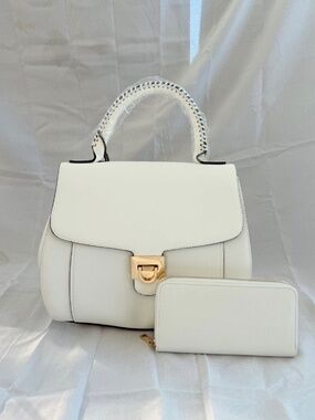 White Medium purse with a wallet